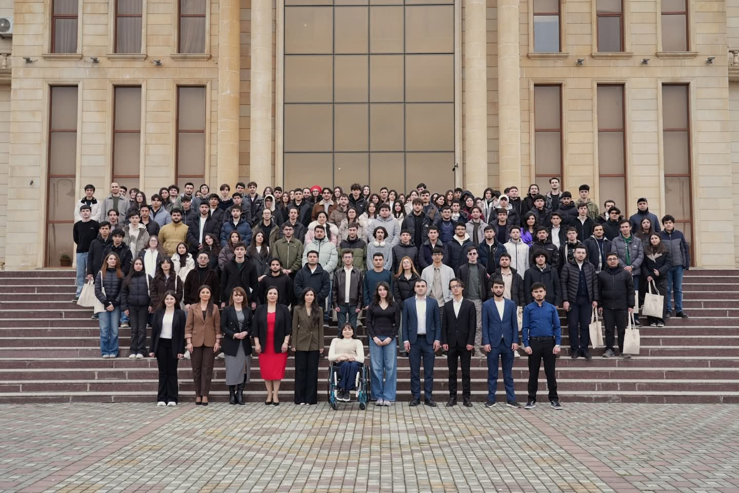 "Bir Könüllü" qrant müsabiqəsində qalib olub