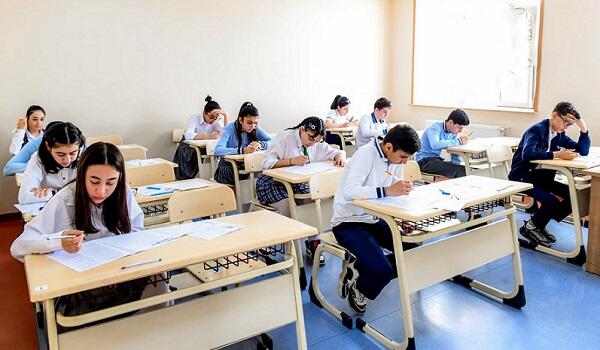 11-ci siniflərin buraxılış imtahanı keçirildi