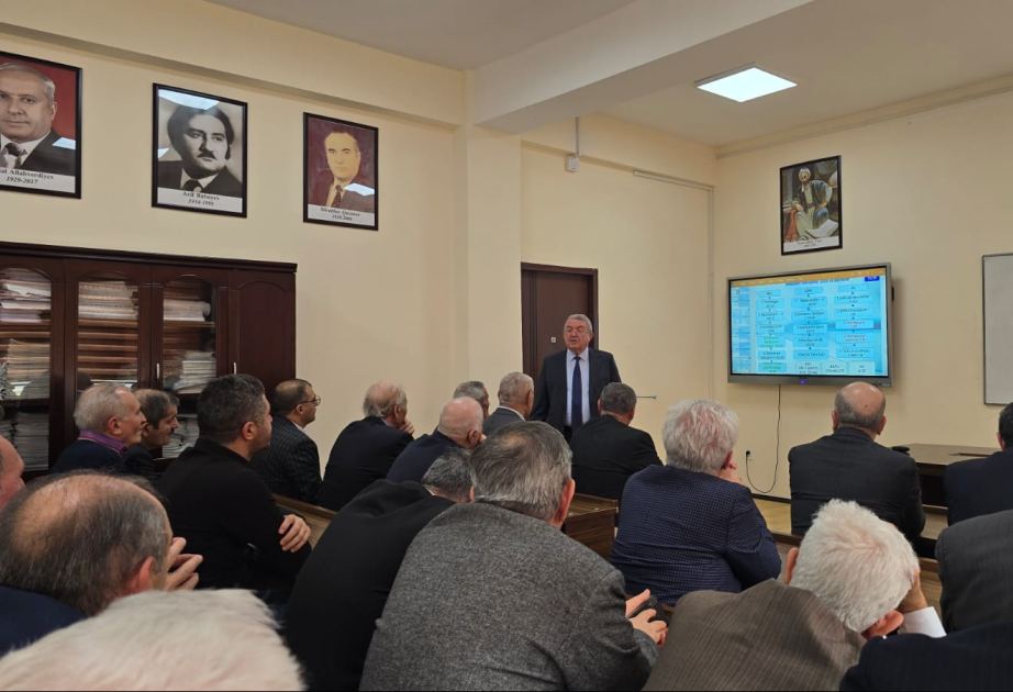 Riyaziyyat müəllimliyi ixtisası üzrə tədris proqramları müqayisəli təhlil olunub