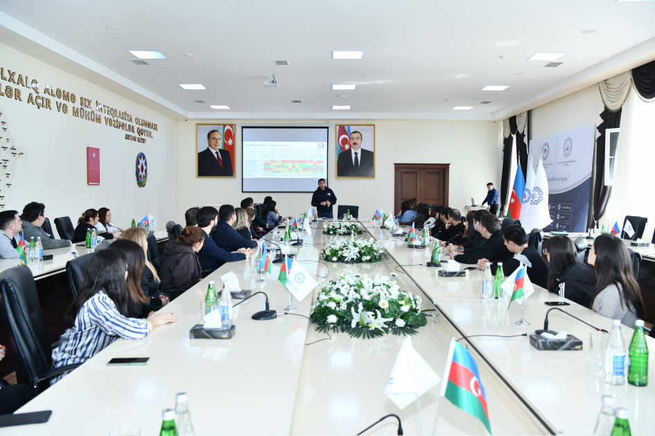 ADNSU-nun gənc müəllimləri universitetin Strateji İnkişaf Planı haqqında məlumatlandırılıb