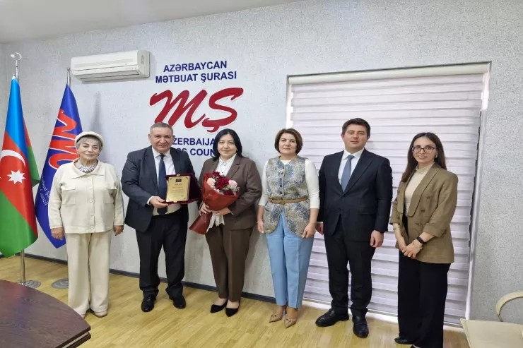 Billurə Hacızadə 50 illiyi münasibətilə Mətbuat Şurasında təltif olunub