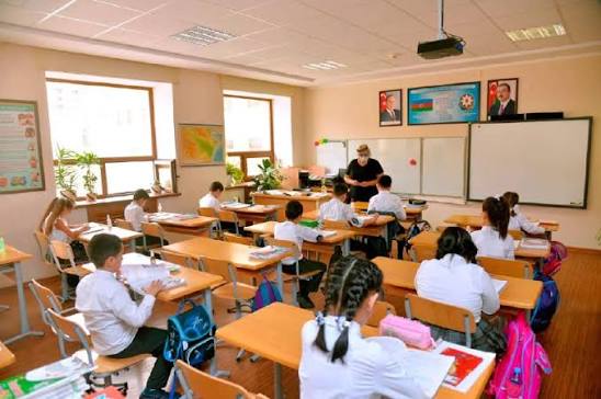 Bu məktəbin şagirdi dərsdən qaçarkən xəsarət aldı 