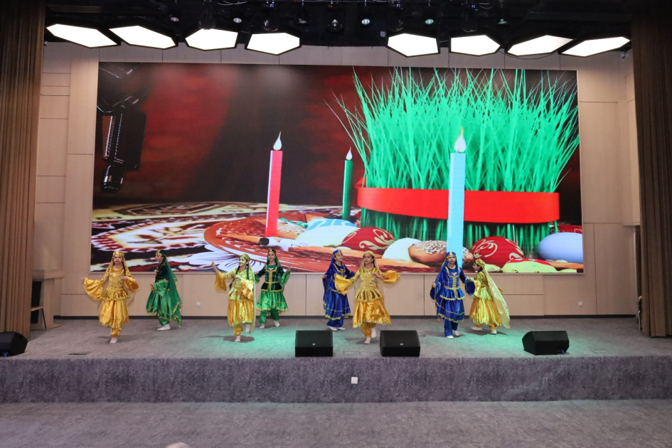 Füzulidə bayram coşqusu: Mirzə Uluqbəy adına məktəbdə İlaxır çərşənbə təntənəsi