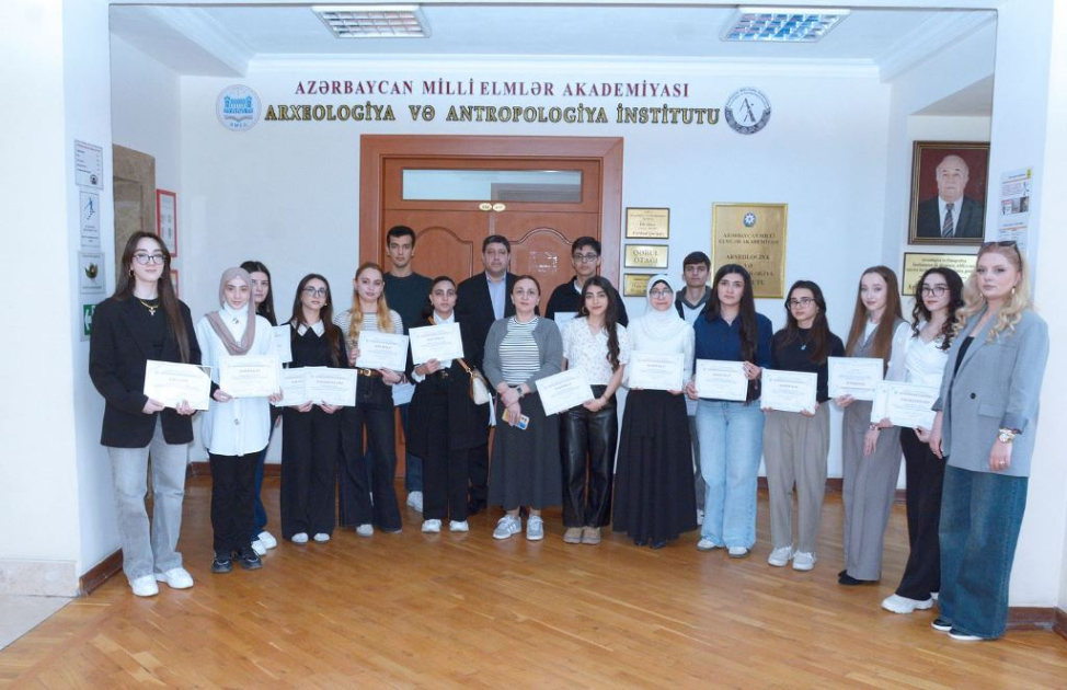 Arxeologiya və Antropologiya İnstitutunun könüllüləri mükafatlandırılıb