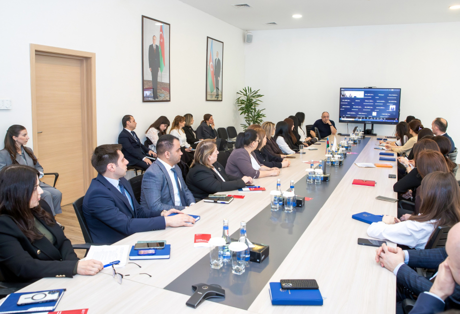 Sosial Xidmətlər Agentliyinin əməkdaşlarına uşaq qayğı mərkəzlərinin rolu haqqında məlumat verilib