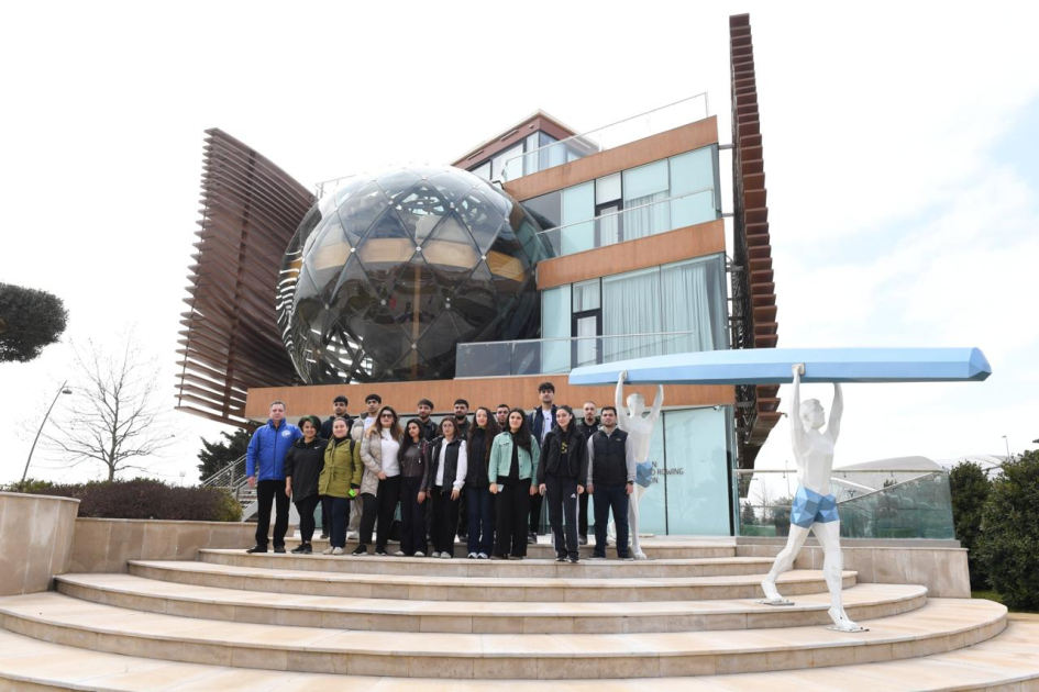 İdman Akademiyasının tələbələri Bakıdakı avarçəkmə bazasında