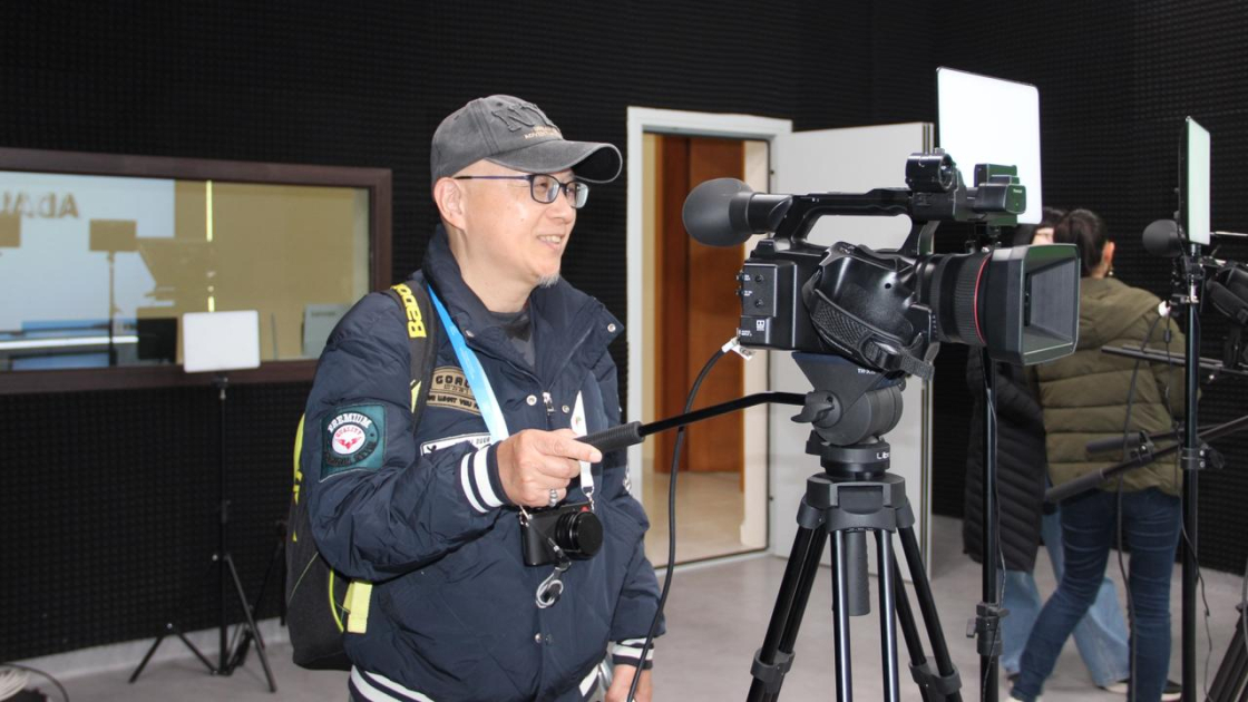 Pekindən Gəncəyə media əməkdaşlığı: Sinxua nümayəndələri ADAU-da