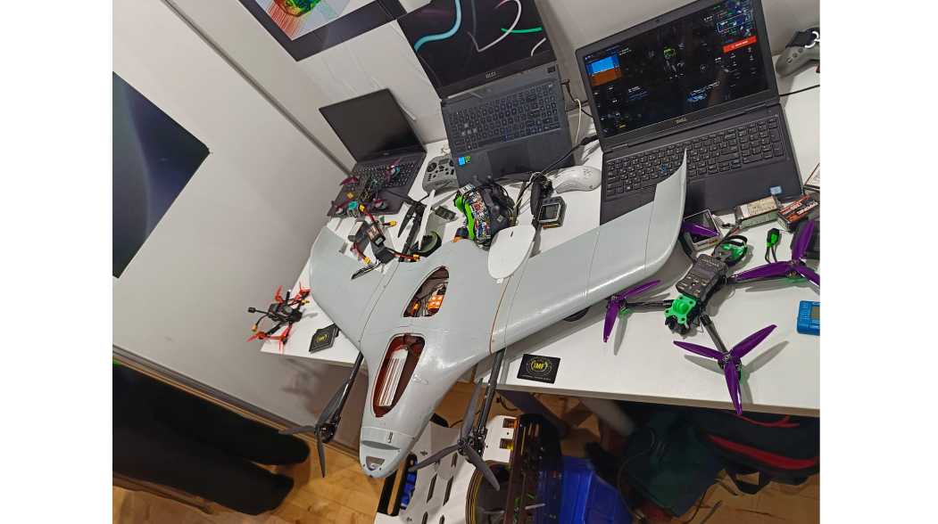 Şagirdlər robotları bir platformadan idarə edən sistem hazırladılar