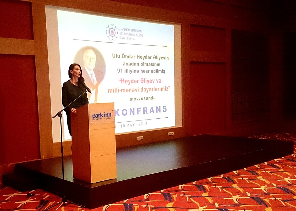 Qənirə Paşayevaın xatirəsi anılır