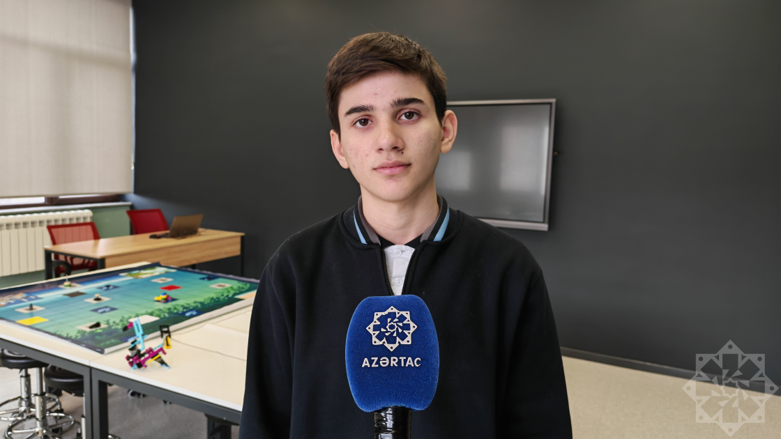 Şuşalı məktəbli: Arzum peşəkar musiqiçi olmaqdır 