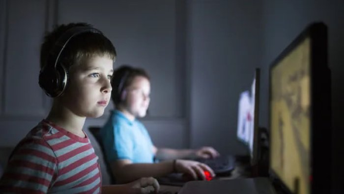 Uşaq neçə saat ekran qarşısında ola bilər? - Yaşa uyğun saatlar 