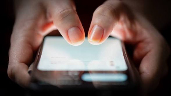 Texnologiyadan asılılıq problemini necə azaltmaq olar? – Psixoloq açıqladı