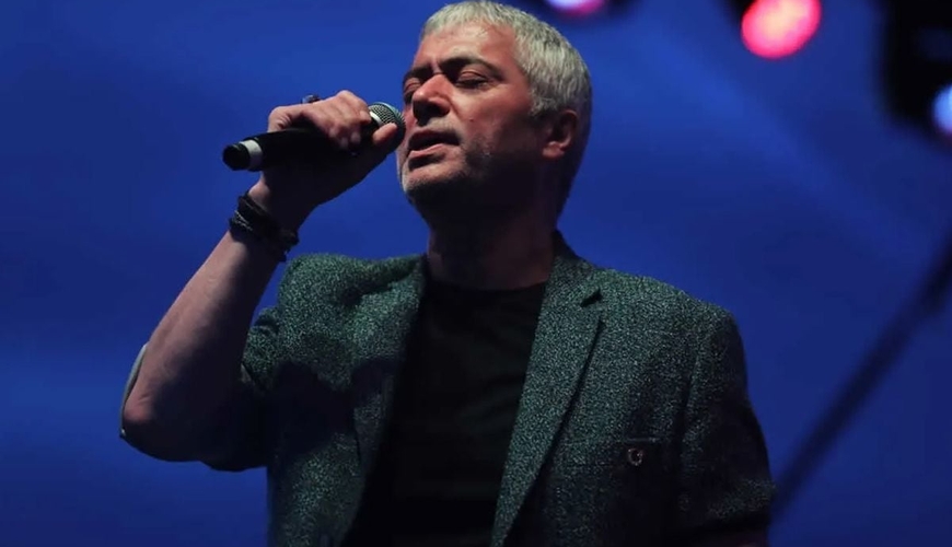 Məşhur müğənni təcili xəstəxanaya yerləşdirildi: Əməliyyat olundu