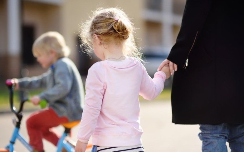 Azərbaycanda bu günə qədər 856 uşaq övladlığa verilib