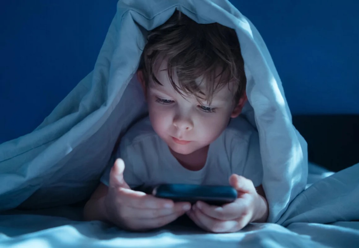 2050-ci ildə hər ikinci insan uzağı görməyəcək: Rusiyalı həkimdən xəbərdarlıq