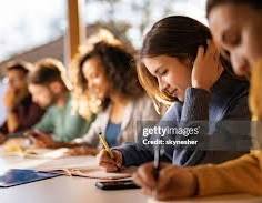 Məktəbdə rəqabət mühiti şagirdlər üçün faydalıdır, yoxsa zərərlidir? – Təhsil eksperti açıqladı