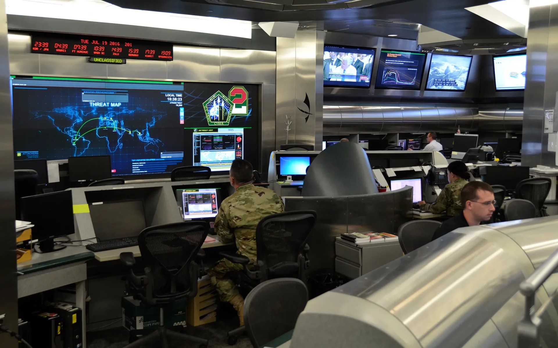 Bu ölkə informasiya müharibəsi üçün hərbi hissələr yaratdı