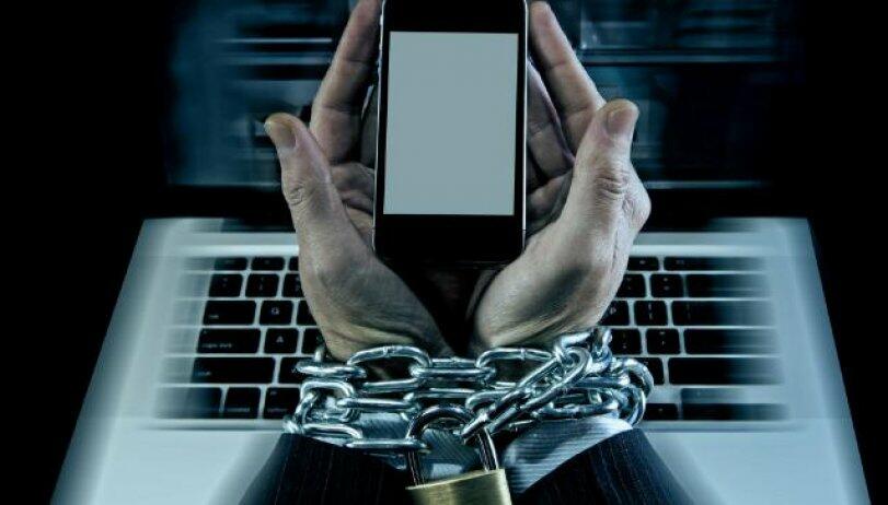 Gənclər arasında rəqəmsal asılılıq artır: sosial şəbəkələr təhsilə necə təsir edir?