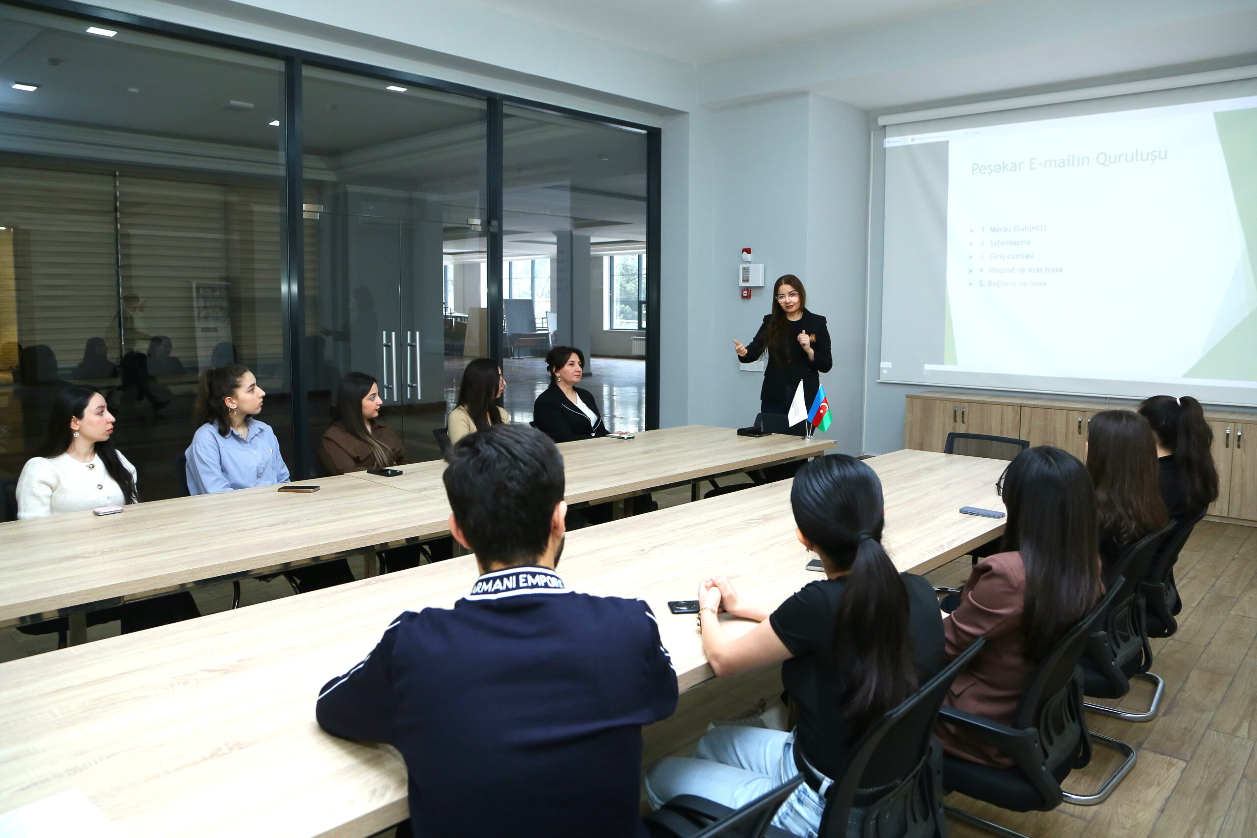 Təqaüd proqramı iştirakçıları beynəlxalq yazışma üzrə təlimdə iştirak ediblər