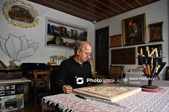 Azərbaycanı dünyada tanıdan oymaçı Azər Əsədovun hekayəsi
