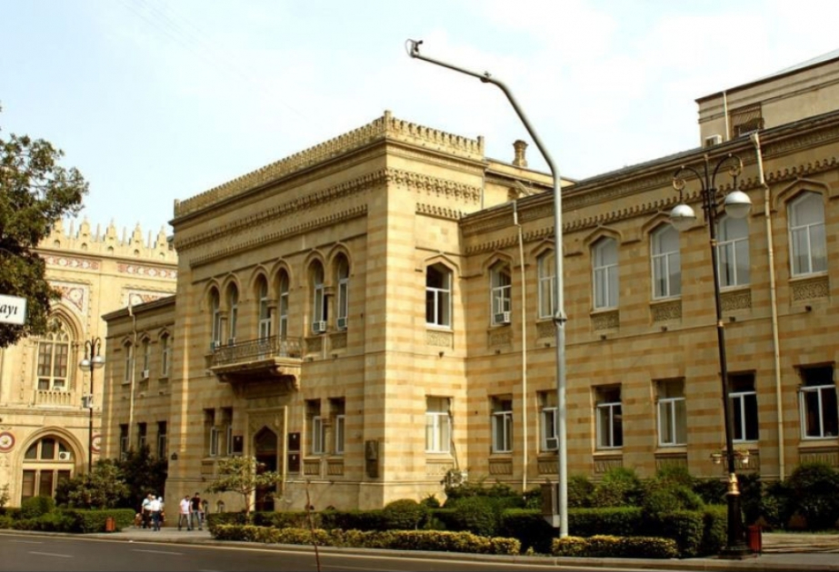 Anadilli əlyazma abidələri dilimizin tarixi inkişafını əks etdirən əsas mənbələr kimi