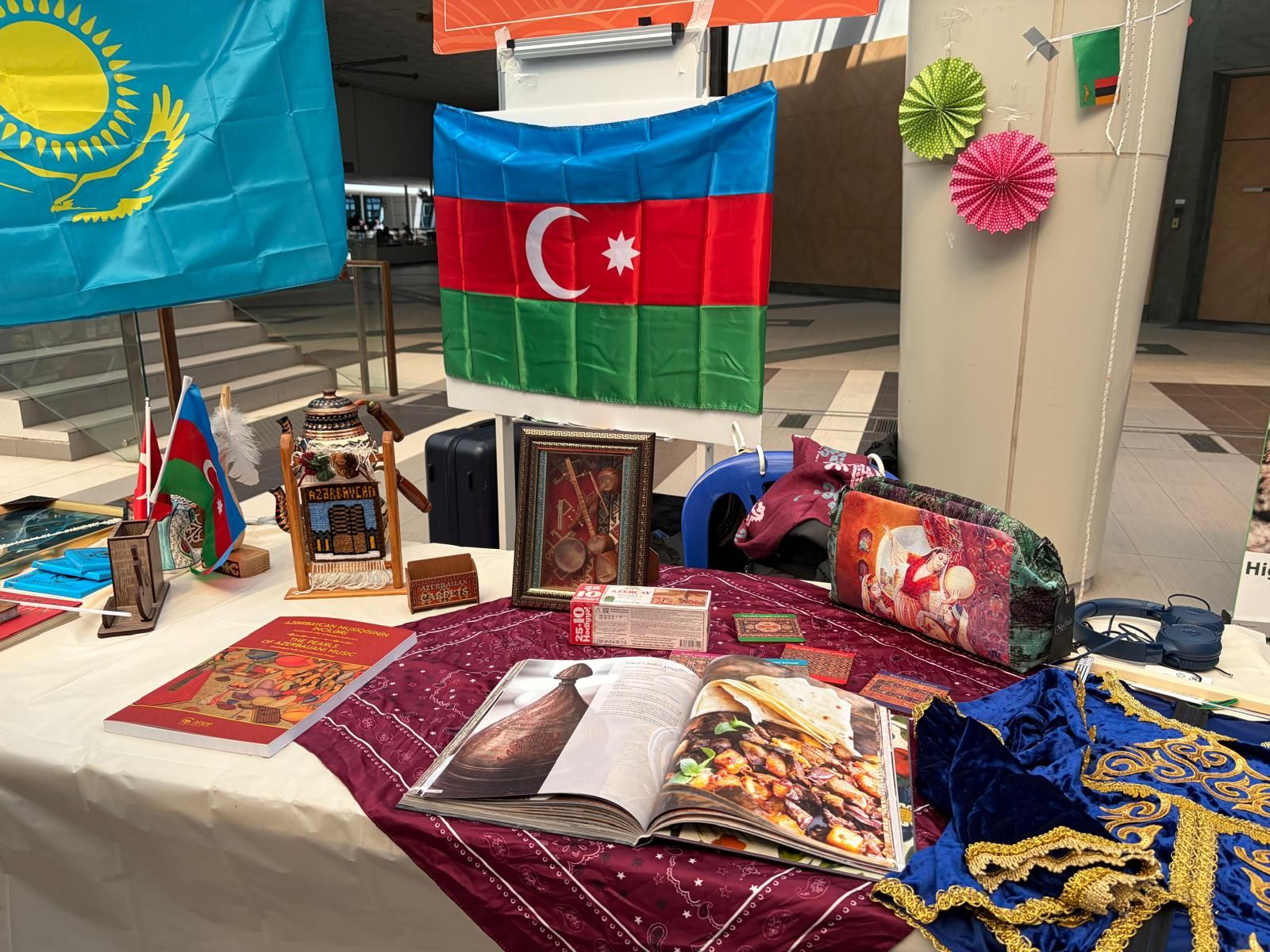 Nanyang Texnoloji Universitetində Azərbaycan mədəniyyəti təqdim olunub