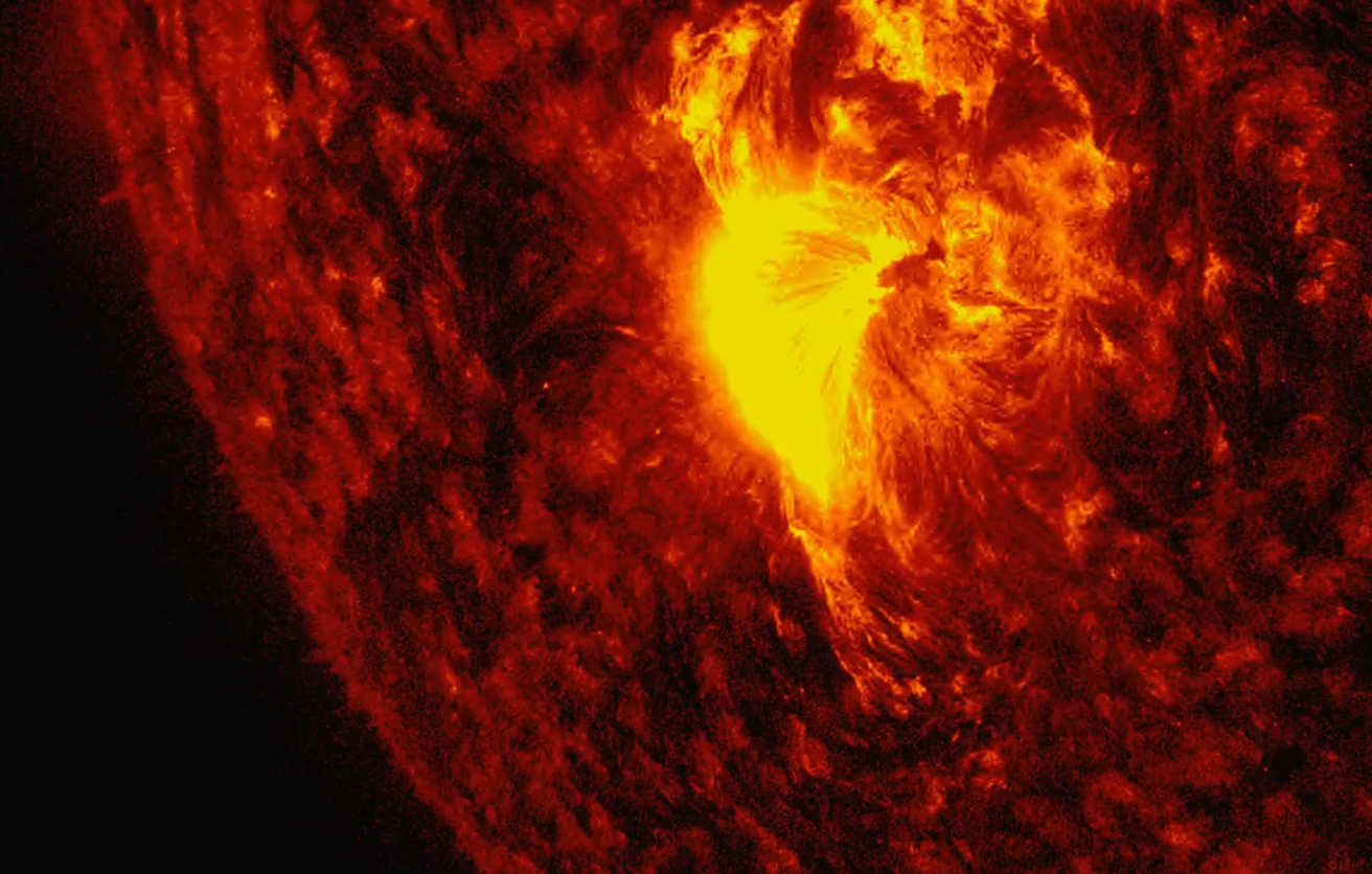 Günəşdə 69 dəqiqə partlayış oldu