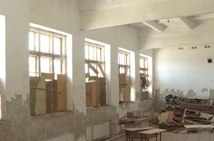 Ölkədə şəraitsiz məktəblərin sayı 400-ə enib