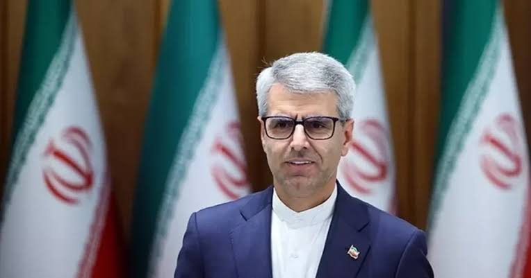 Vaşinqton Universitetində professor İran müharibəsi tənqidinə görə vəzifəsindən azad edildi