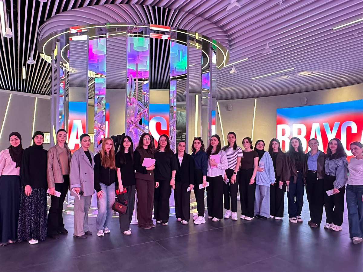 Tələbələr Zəfər Muzeyini ziyarət ediblər