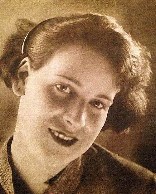 Əməkdar artist Ətayə Əliyevanın sənət irsi yad edilir