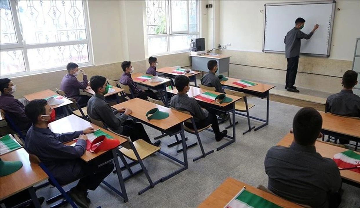 İranda bütün təhsil müəssisələri qeyri-müəyyən müddətə bağlandı