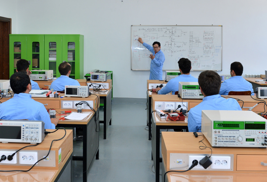 Direktor: Lənkəranda IT sahələri üzrə peşə ixtisaslarına tələbat artıb