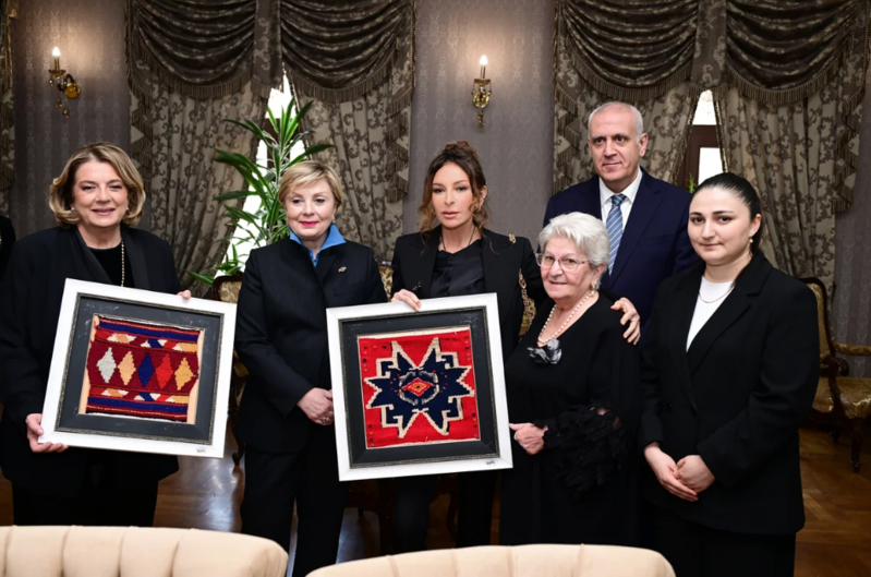 Mehriban Əliyeva Tbilisidə Mirzə Fətəli Axundzadə adına Azərbaycan Mədəniyyəti Muzeyi ilə tanış olub