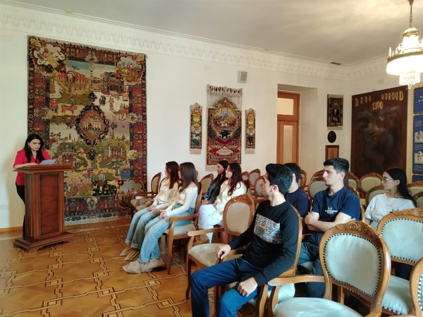 Ədəbiyyat Muzeyində tələbələrə Hökumə Billuri haqqında məlumat verilib