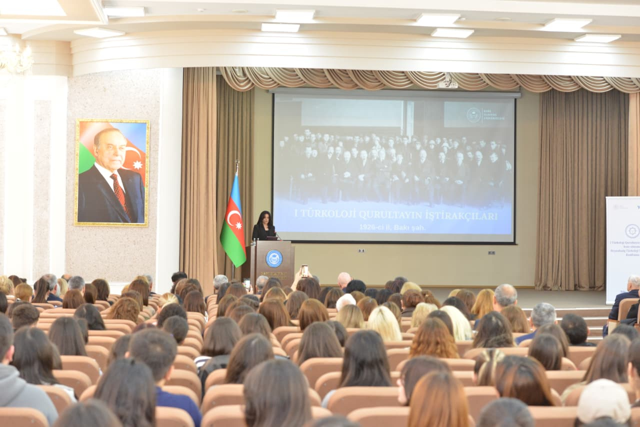 Gündəlik BSU-da Türkoloji tədqiqatların gələcəyi müzakirə olundu