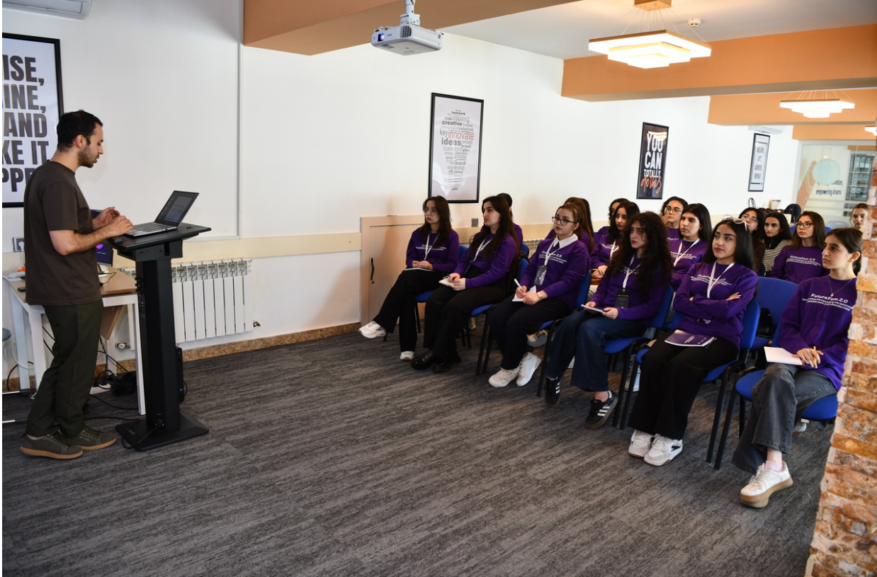 BDU tələbələri ADA Universitetində praktik dərsdə