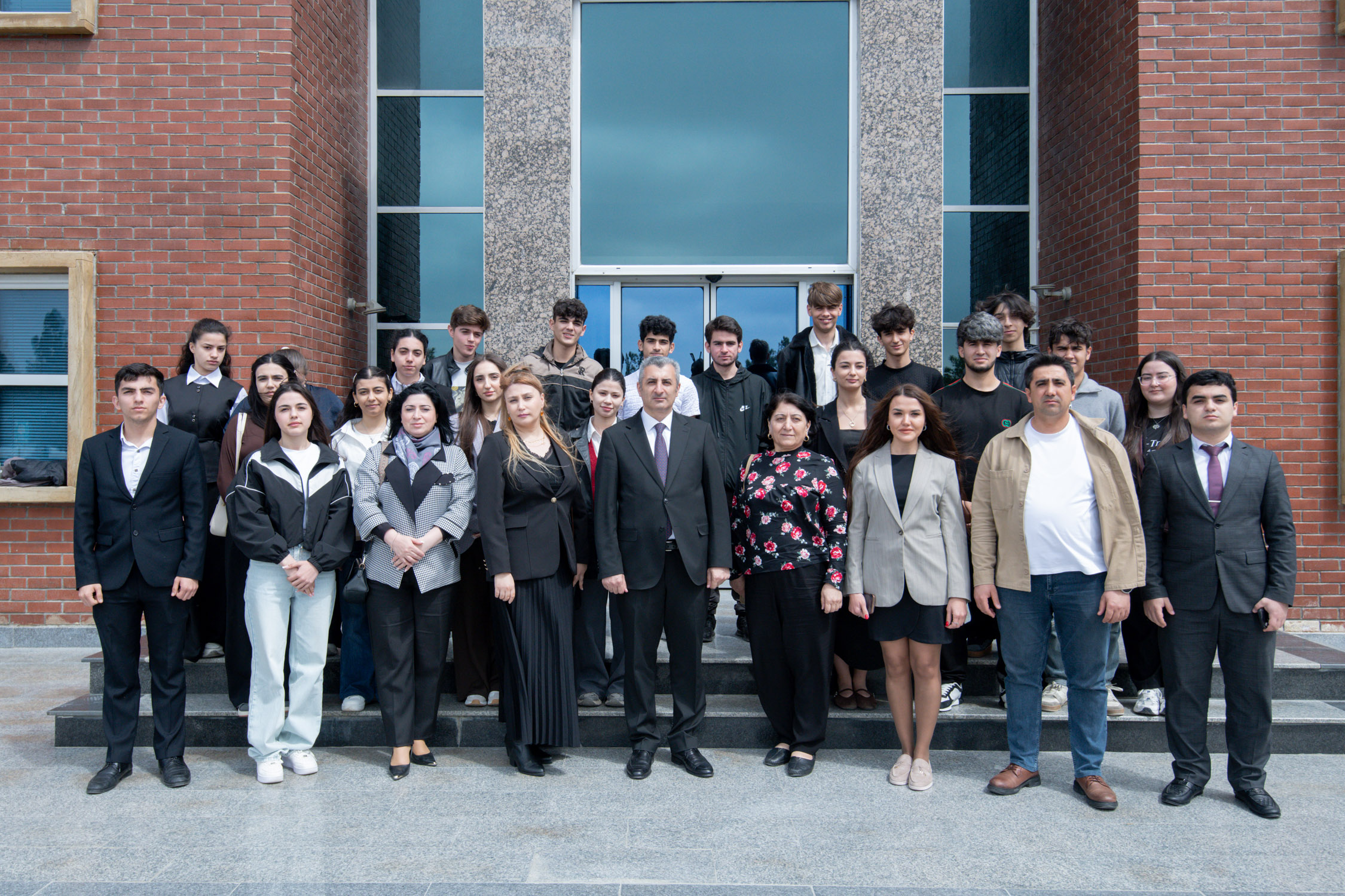 “Yeni Üfüq” layihəsinin iştirakçıları BMU ilə tanış olub