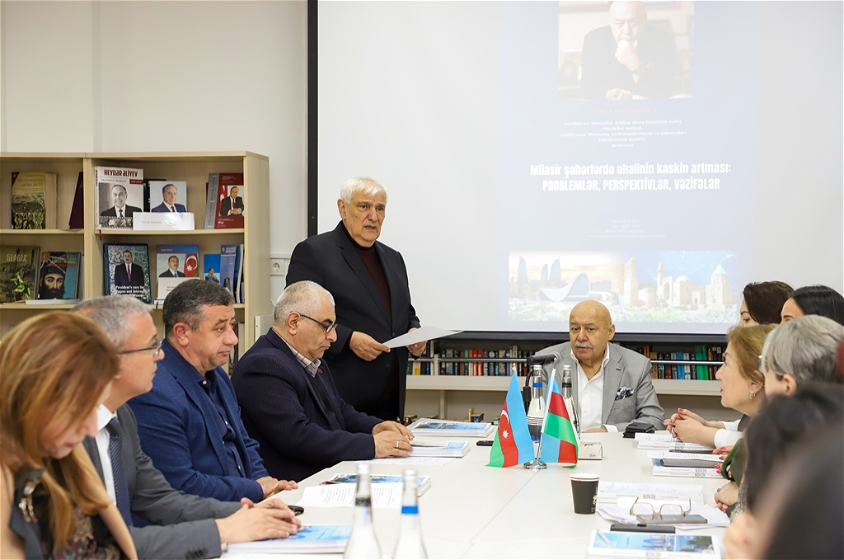 ADU-da Memarlar İttifaqının sədri Elbay Qasımzadənin iştirakı ilə elmi seminar keçirilib
