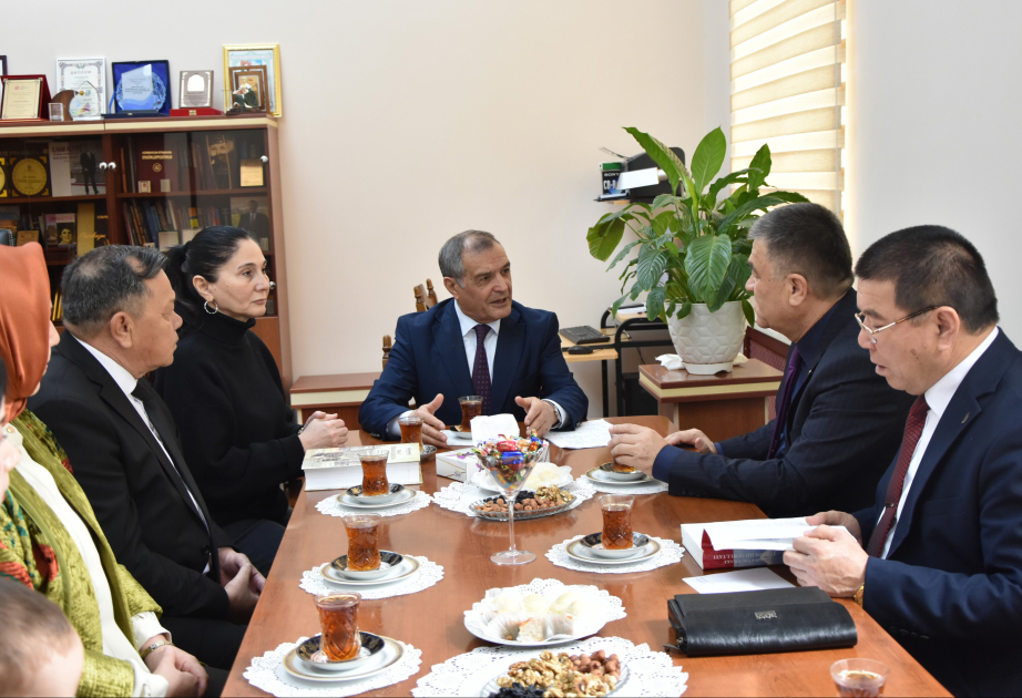 Özbəkistanlı qonaqlar Milli Kitabxananı ziyarət edib