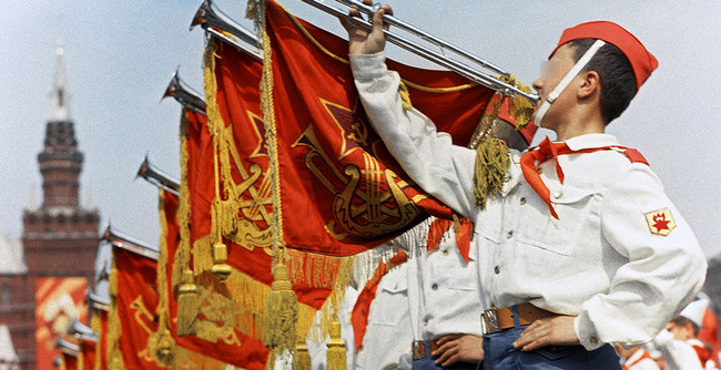 Rusiyada pioner və komsomollar bərpa olunur