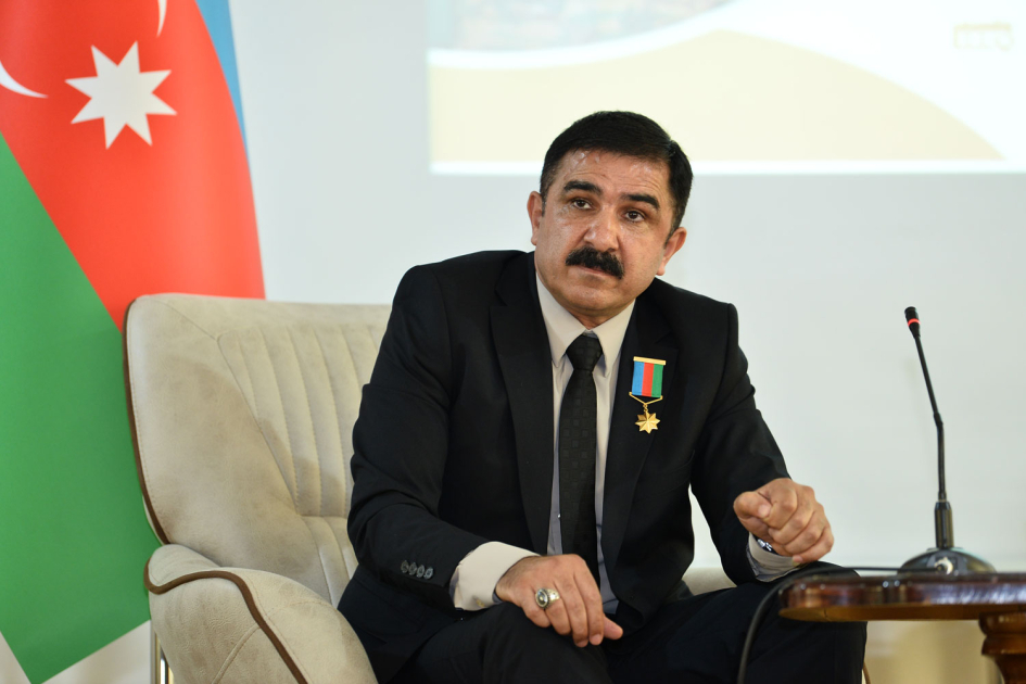 Milli Qəhrəman “Məktəbdə...” layihəsinin qonağı olub