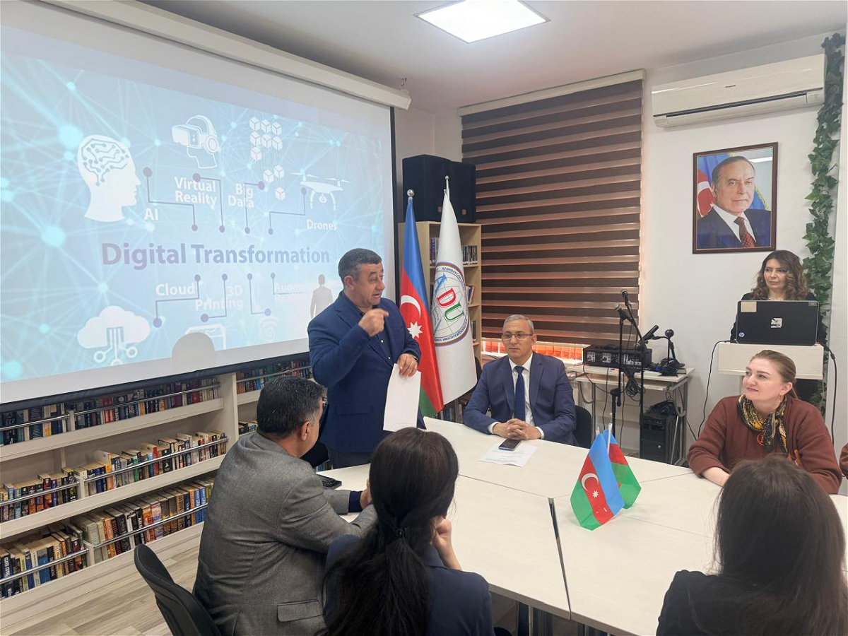 ADU-da rəqəmsal inkişafla bağlı dəyirmi masa keçirilib
