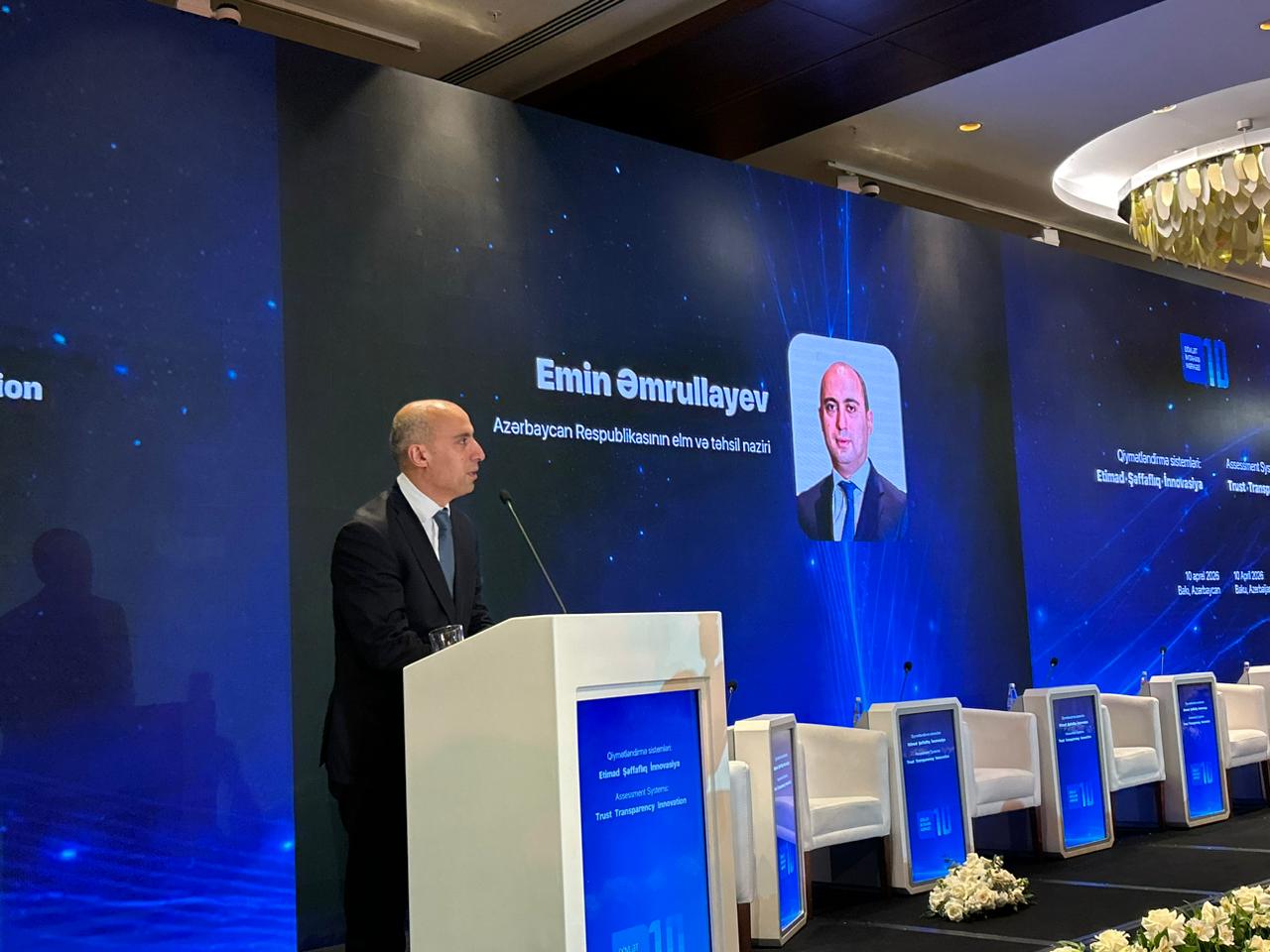 İmtahanlarda xarici dilin tətbiqi şagirdlərin biliklərində irəliləyiş yaradıb