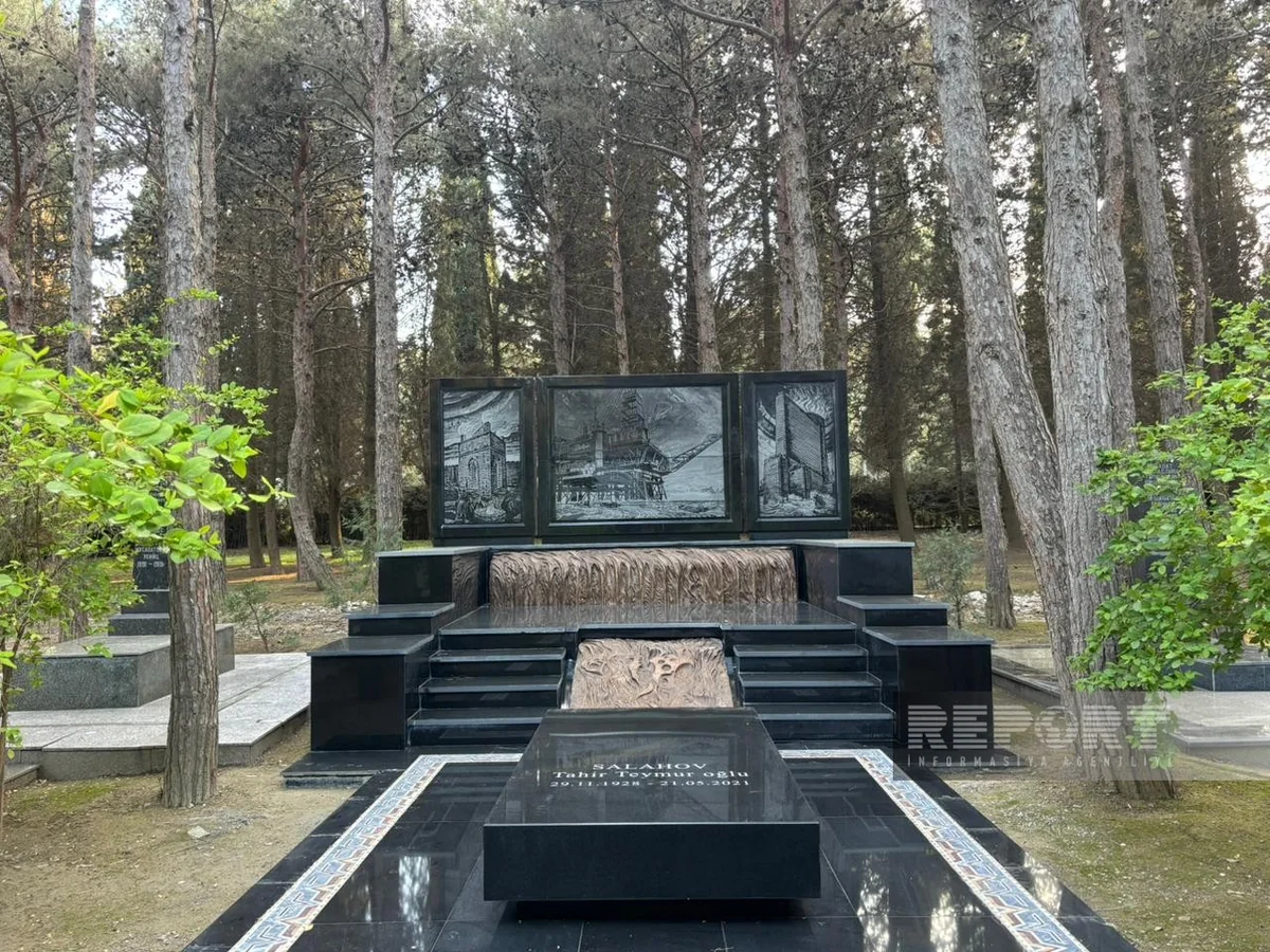 Xalq rəssamı Tahir Salahovun qəbirüstü abidəsi ucaldılıb