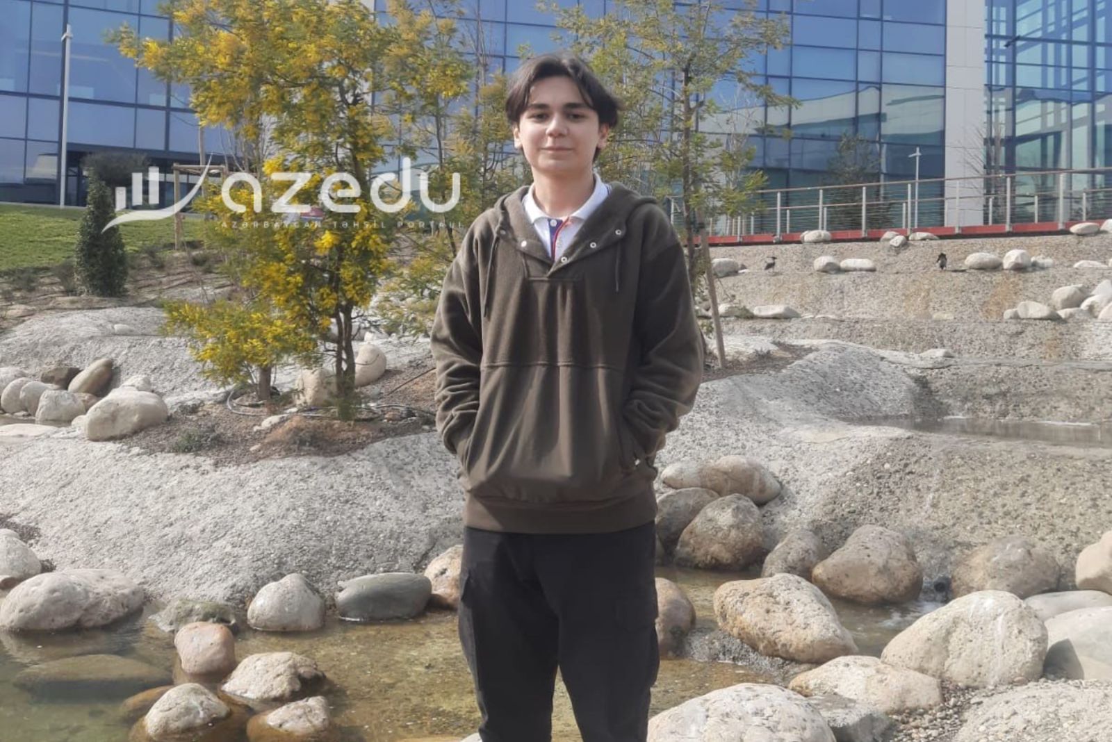 London kollecini qazanan azərbaycanlı: telefona məktub gəldi