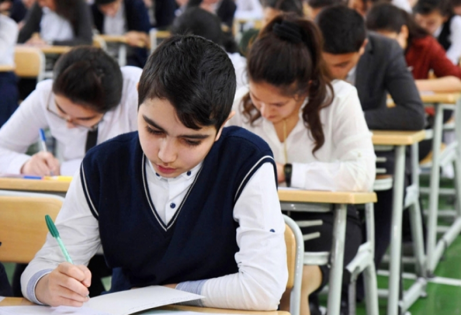 Bu gün 52 mindən çox IX sinif şagirdi buraxılış imtahanı verib