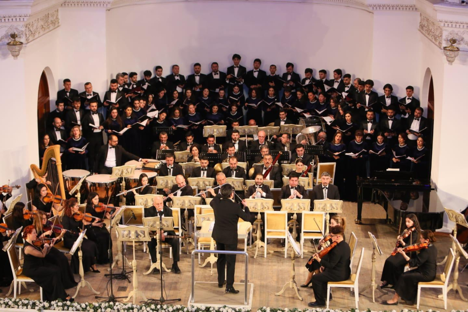 Filarmoniyada milli opera inciləri səslənib
