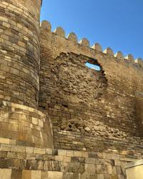 İçərişəhərdə qala divarlarında aşınma təkrarlana bilər 