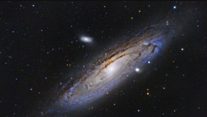 Alimlərdən yeni açıqlama: Kainatın sonu daha tez gələ bilər